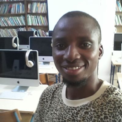 NanFade's profile picture. Professor do ensino secundário (disciplinas matemática e física) e eminente economista.