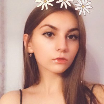 Hii
19 yo
Insta: biancaestera31
Snap: estera_bilan
Into kpop lol