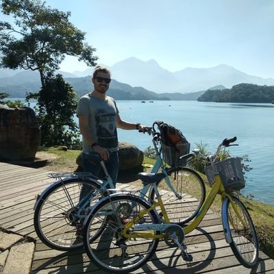 AdriaEscalator's profile picture. 