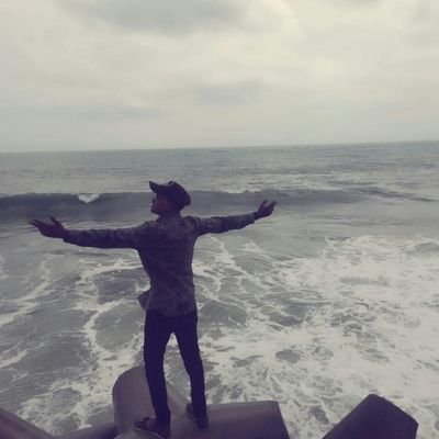 Dinuz9's profile picture. 