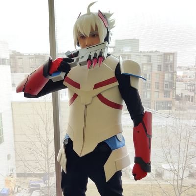 Gunvolt cosplayer/Megaman fan. Also Miku fan~ 💚. I build props mostly from Gunvolt for fun.