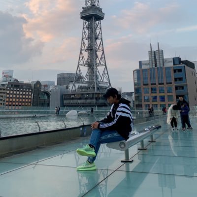 FarisFeshol's profile picture. You only live once, but if you do it right, once is enough.