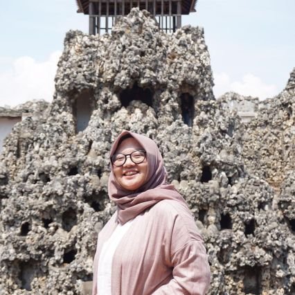 andini_hening's profile picture. 