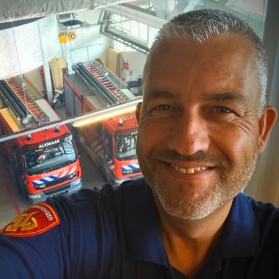 Allrounder Brandweerzorg VRNHN, Team Regio Alkmaar, Brandveilig leven, Brand Onderzoek, Motorrijden R1200GS, Duiken, Fotograferen. Tweets op persoonlijke titel