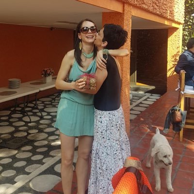 Bailarina profesional de danza contemporánea en @contempodanza. Investigadora en el Instituto de Ciencias de la Atmósfera y Cambio Climático, UNAM @UNAM