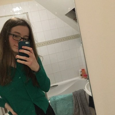 emlyx2's profile picture. 