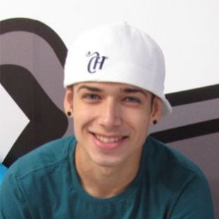 FC criado dia 14/12/2010 e oficializado dia 17/12/2010 Seguido pelo @gufoshii.
By: @kessia_coutinho