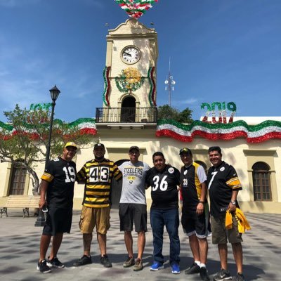 Aficionados a los Pittsburgh Steelers en Los Cabos.
