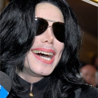 Sou fã de Michael Jackson e tenho muito orgulho disso. O maior ser humano que existe! #mjinnocet ♥ Amor & Paz!