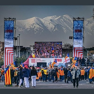 Esperant i mentrestant gaudint.