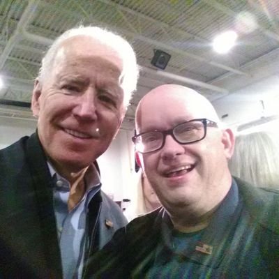Jeffrey Dumond - with @JoeBiden and @TeamJoe - still involved with @OFA (now known as @allontheline) 🙂 #OFAFellows 🙂