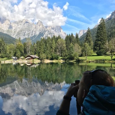 Tecnico della prevenzione e formatore per corsi di sicurezza sul lavoro. Grande appassionato di montagna.