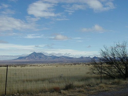 AZlandforsale's profile picture. located 90 miles south east of Tucson located 6 miles north east of Elfrida east of highway 191
10 acres of pristine land between 2 mountain ranges