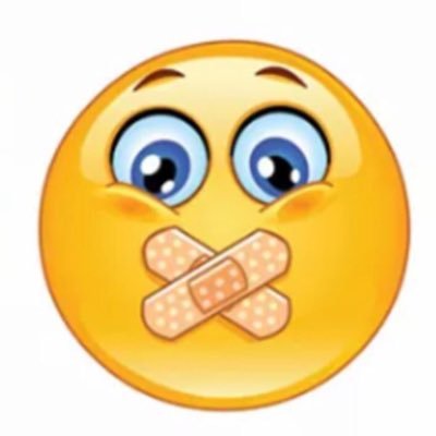 i’m on twitter for the freaks and a good time i follow back let’s not bring twitter down like tumblr too all the freaks out there on here much love ☺️🖖🏾