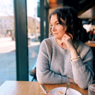 thelovely_liz's profile picture. she/her | film and TV production