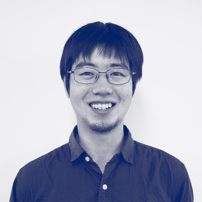 博士（理学）。Software Engineer 。 昔は理論物理の研究をしていました。