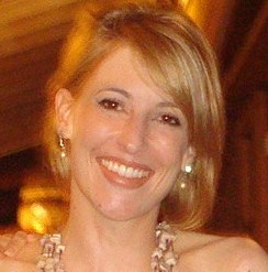 Pedagoga especialista em Educação Especial e Psicopedagogia Clinica/ Institucional.Professora de Pos Graduação e membro da Equipe Hagora.