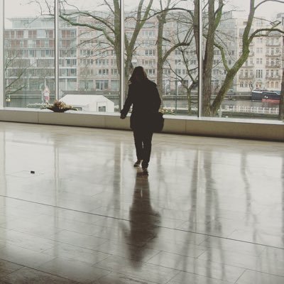 v___o___i's profile picture. 