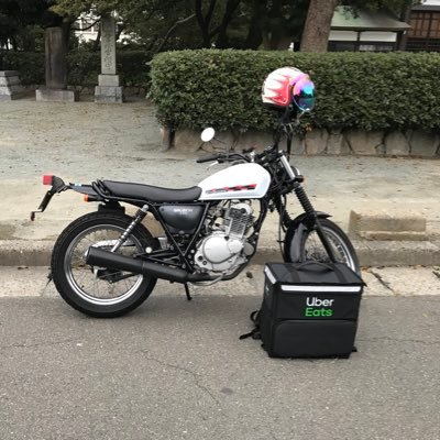 グラストラッカービッグボーイで東区を走り回る配達員。趣味はバイク(zx25r)とカメラ(a7c)軽貨物ドライバーもはじめました