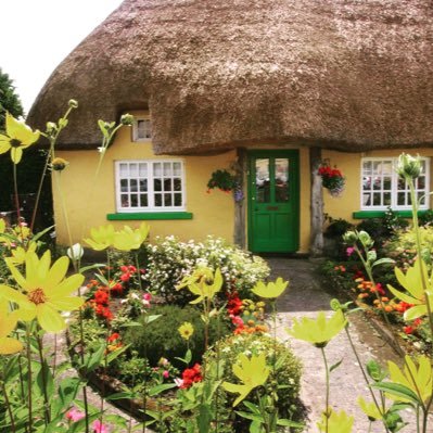 News and chat from the beautiful village of Adare. Enjoy the shops, hotels, cafes, bars, amenities, golf courses and the famous thatched cottages!
