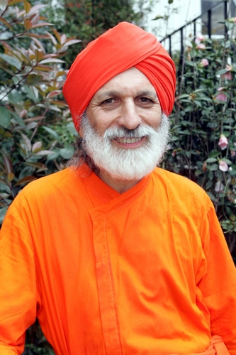 Meditation teacher at Ananda Marga London & worldwide. Author of 'Meditation: Searching for the Real You'.  Editor of New Renaissance ( http://t.co/VFAFv1gm9S )