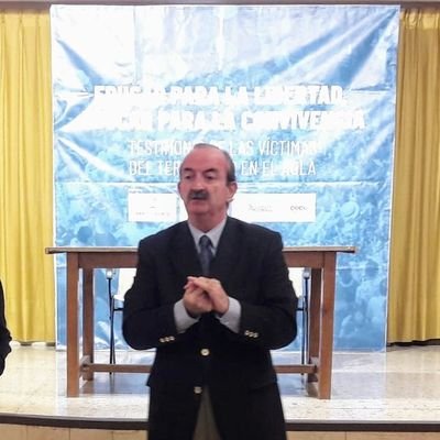 CarlosACasan's profile picture. Economista y Profesor de la Facultad de Economía, UV, Dpto. Dirección de Empresas. Luchando para que no se reescriba la historia de la banda terrorista ETA.