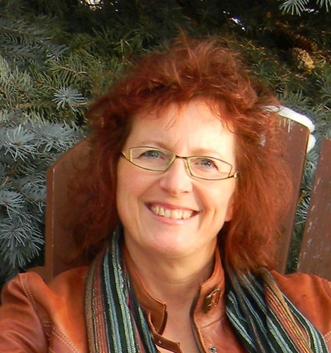 Writes SF crime/cozy mystery and MG fantasy. Loves food, chocolate, gardening, the magic of science and the fantasy of imagination.