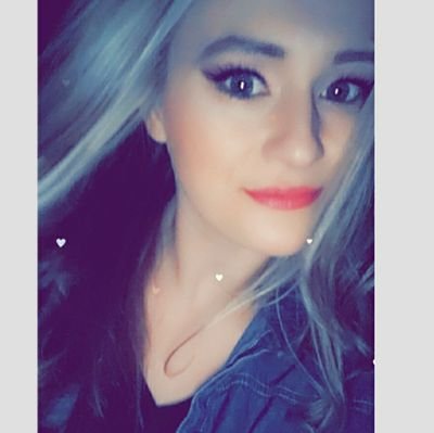 pinklemonade240's profile picture. 