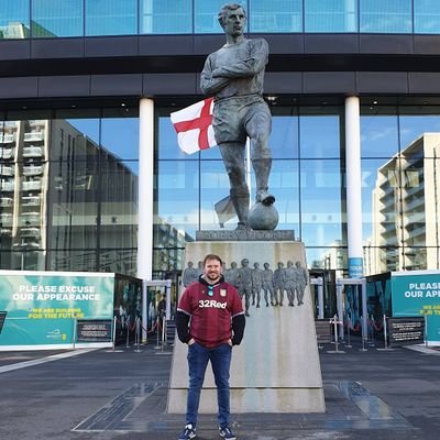 ryan_mcs's profile picture. A father, a husband, a son, a brother & an ambitious dreamer.