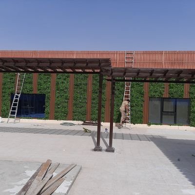 تعامل مع الأمر بمرح