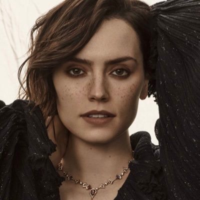 DaisyRidleyUK's profile picture. we are not Daisy, we are her first twitter update account, she does not currently use social media.