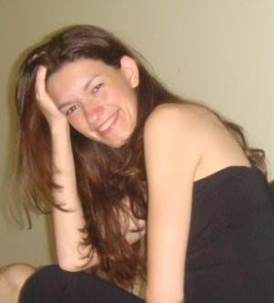 Sou uma jovem ariana, de 25 anos. Professora comunista, militante da UJS e da UMES de Sapiranga. Uma eterna paixonada pelos movimentos sociais