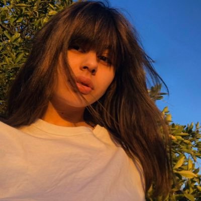 I suck at Twitter. Instagram @_deborahmaria Snapchat @paduadeborah