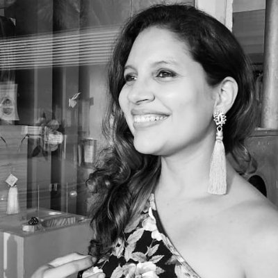 Mãe de Gabi. Mentora de mulheres e mães empreendedoras. Fundadora da Womanly Agência. Apoio mulheres que querem empreender com propósito.