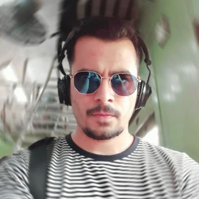 ashuzz's profile picture. Tallest |Music Lover | Manchester United | Linkin Park | Hug Positivity, Fuck Negativity |A R Rahman | Driven by Passion | Snapchat: aashuu7