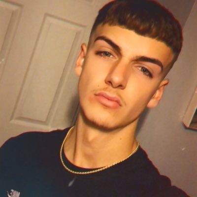 ilesbrandon10's profile picture.