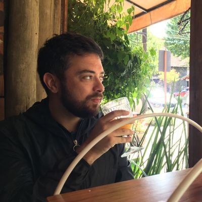 Gaúcho, escorpiano, designer e tradicionalista. Fundador do Traço Gaúcho