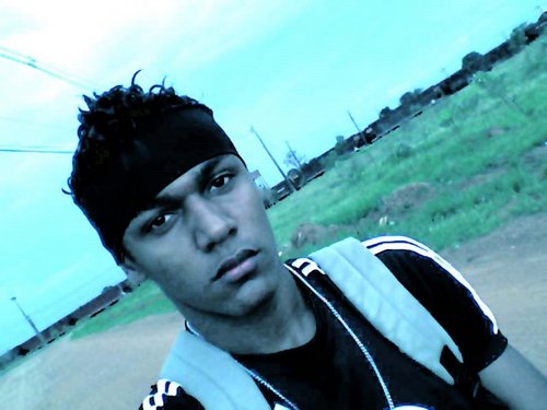 Clayton Araujo, 18 anos, prof° de basquete, colirio da @bia_winethy .
Me segue, deixa eu seduzir você e eu te conto o resto ;9'