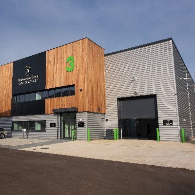 A NEW ERA IN ACCIDENT REPAIR
Bodiwork by Devey is a new dynamic accident repair company in Sevenoaks Kent backed by the former Dragon Hilary Devey.