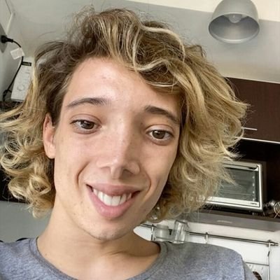 lucaspobre's profile picture. 27/7🌰❣