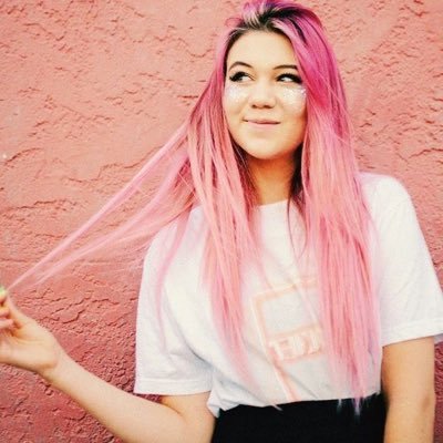 PrincessEmiline's profile picture. I’m looking for someone to spoil me💖I sell feet pics💖findom