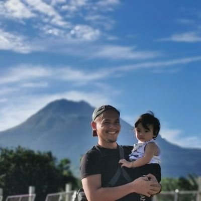 Currently working as a Support Engineer at Severalnines. Loves Computer Science, Open Source, Software Engineering, Freediving, Our 5 Dogs/Wife/Baby, and Music!