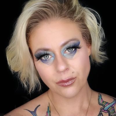 I'm a skin care & makeup obsessed potty mouthed mom and wife finding my way through this thing called life.