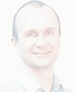 Давно и верно подмечено: Глупый не любит знания, а только бы выказать свой ум.  
Значит умный отличается тем, что прячет ум? Т.е. нужно выглядеть глупым?