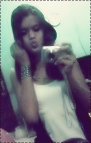 daiirllalopes's profile picture. ♪ - Você me fαz querer viver, e o que é nosso esta guαrdαdo
em mim em você (♪)