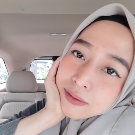 Apasi salah AKU.. Salahku cuma satu.. Kenapa aku terlahir UNYU... Cuma itu jgn tambah lagi,