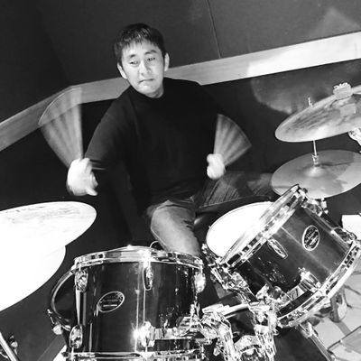 山田隆司 On Twitter 急迫不正の侵害に対して対処したという事から刑法第36条の正当防衛であり 警察官の業務ですから刑法第35条の正当業務 行為 普通に違法性阻却事由に該当するでしょう 警官発砲 刃物男死亡 富山の路上 襲い掛かる 殺人未遂容疑で捜査 刺