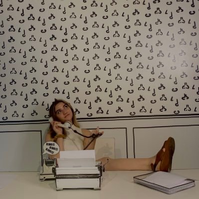 lindseyasis's profile picture. solar powered