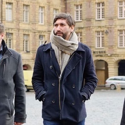 EtiennePay's profile picture. Professeur de SES à Education Nationale. Amoureux de la pop-rock musique, de sport et de cinéma. Économiste atterré.