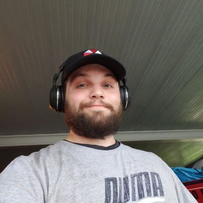 I'm a Variety Streamer looking to get his name out there and meet as many people as possible! LETS GET IT! WOO!